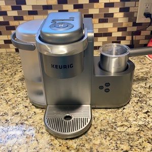 Keurig coffee machine with built in frother!